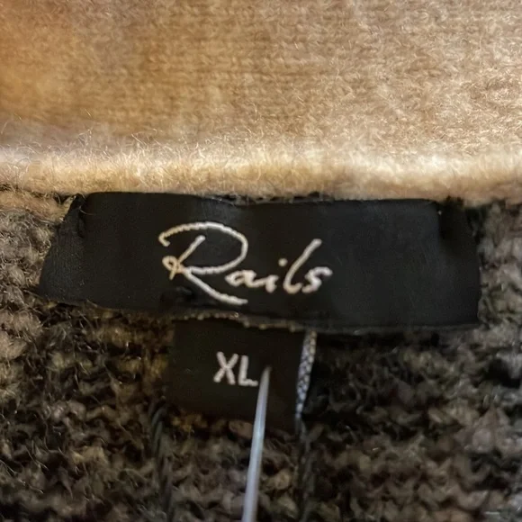 NWT Rails Reese Cardigan in Oatmeal Black Plaid - Picture 8 of 14